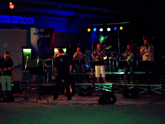 Summer Beach Party  (2)